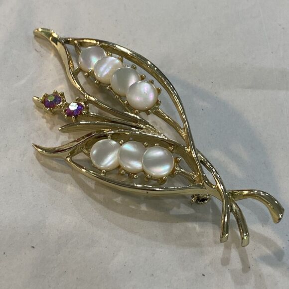 Vintage Mid Century Brooch Goldtone & Opalescent Stone Beads Leaf Shaped Pin - Picture 7 of 8